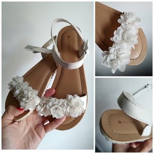 Dainty white flutter flowers sandals